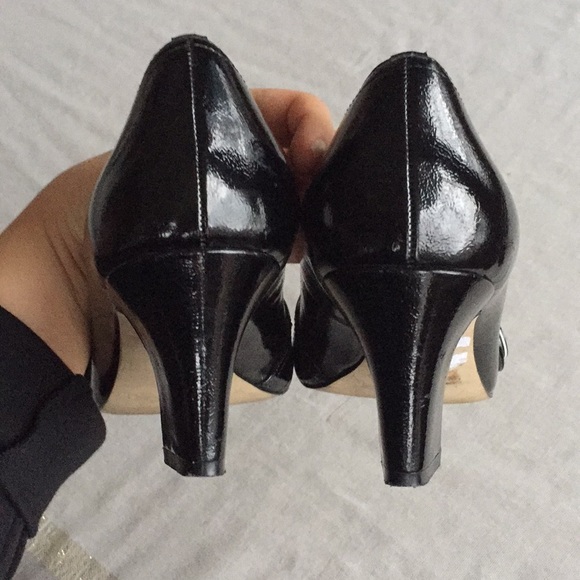 Tahari Black Patent Leather Peep Toe Pumps - Picture 5 of 7